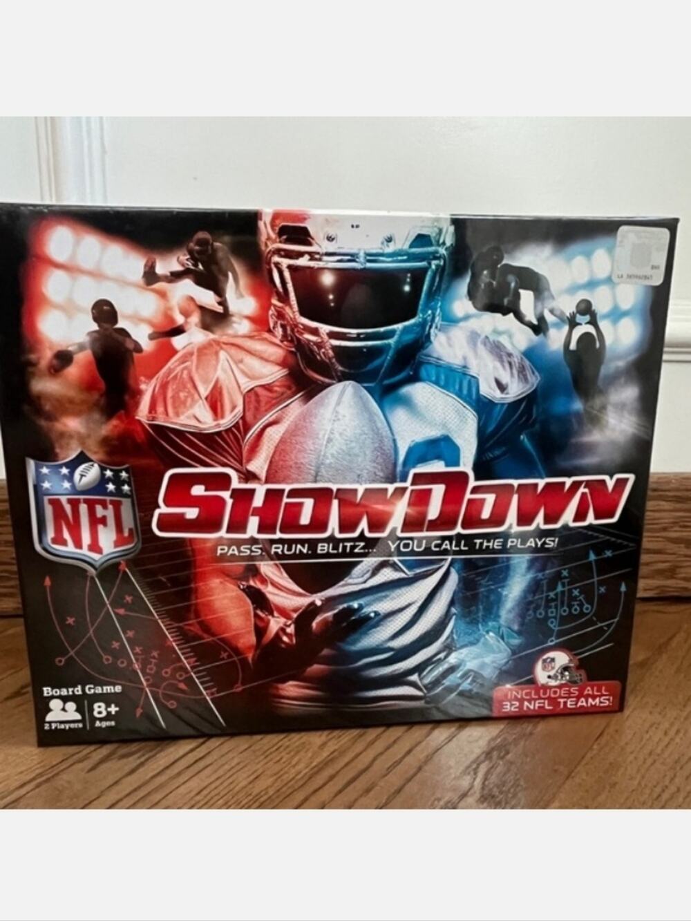 NFL ShowDown Board Game NEW and SEALED